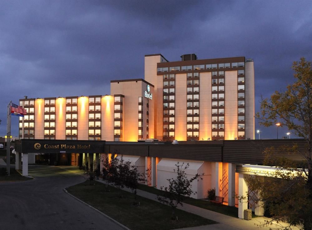 Best Western Premier Calgary Plaza Hotel & Conference Centre image 1
